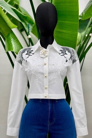 BLUSA ENCAJE CON ROSA 3D