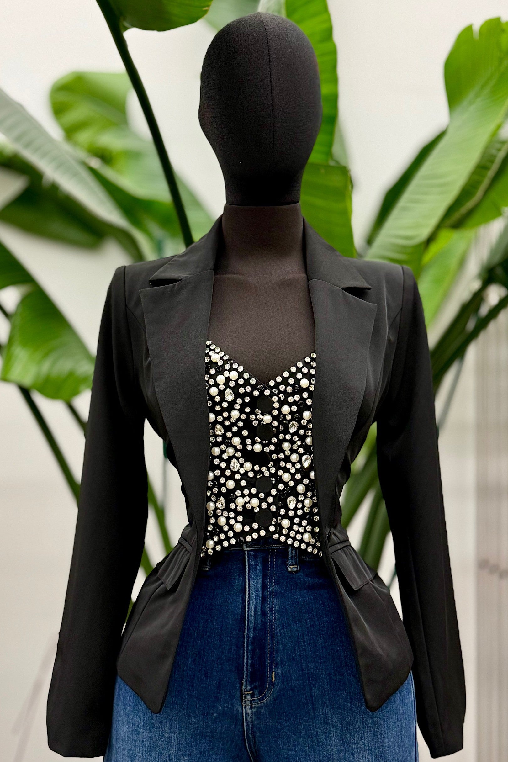 BLAZER CON PEDRERIA NEGRO