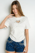 POLERA CORAZÓN CON PEDRERÍA Y PERLAS