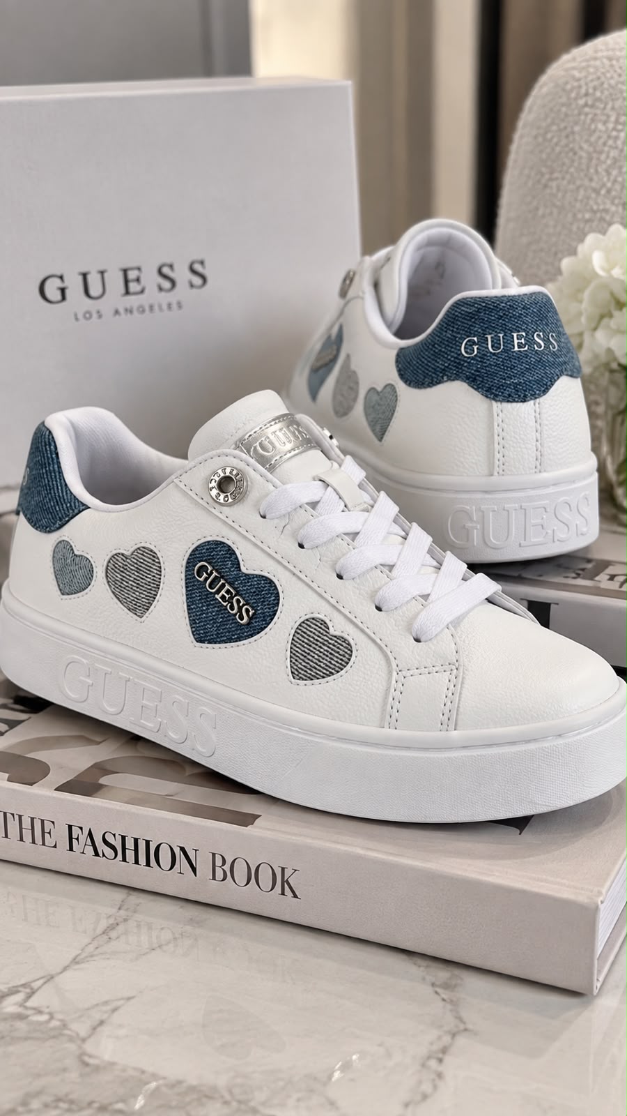 Zapatillas GUESS detalles denim corazón